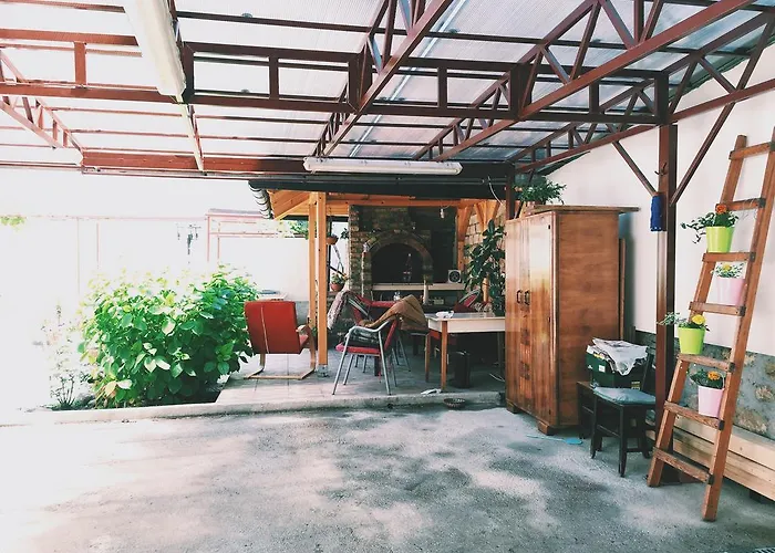 Guest house Nizama's Place 4*