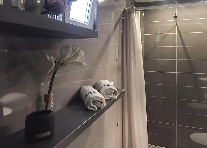 Nizama's Place Guest house 4*